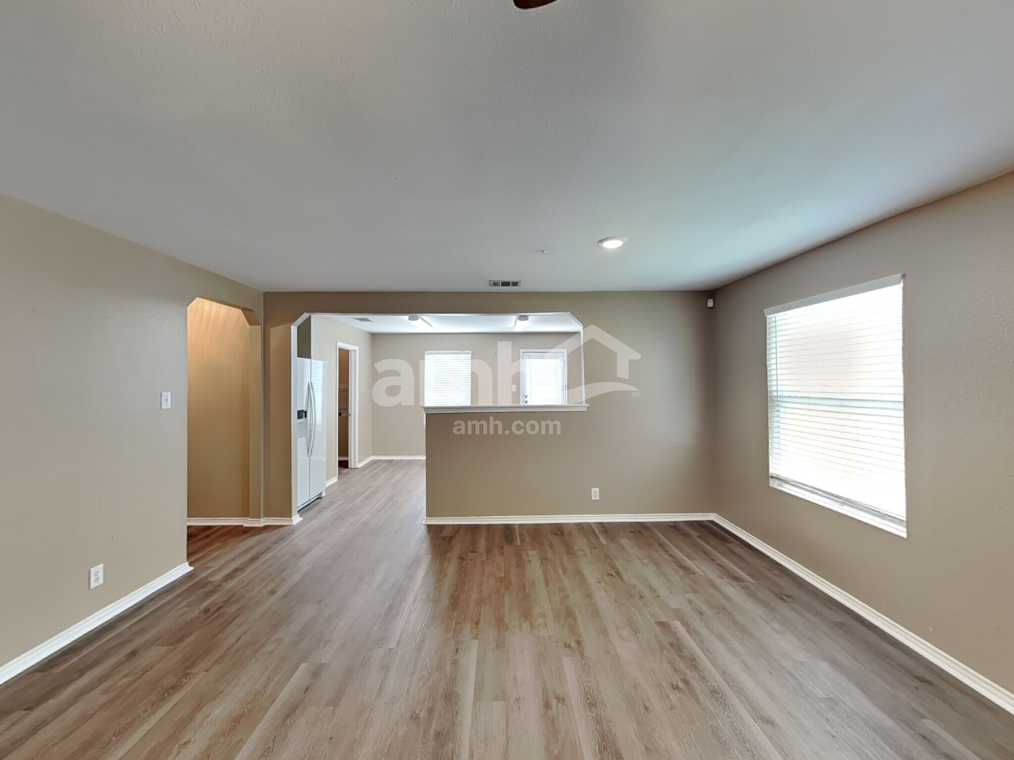 Building Photo - 12614 Sunny Wonder