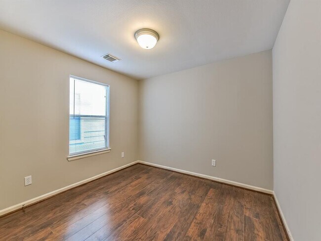 Building Photo - 1510 Bevis St