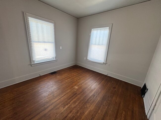 Building Photo - 24 Bremer Ave