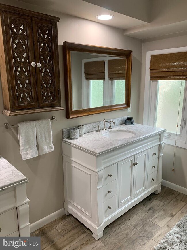 Building Photo - 15524 Royal Crescent Ct