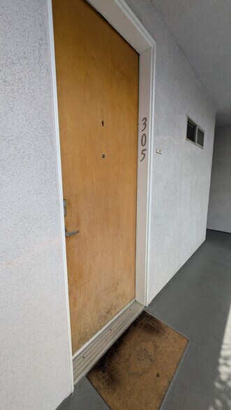 Building Photo - 5232 Satsuma Ave