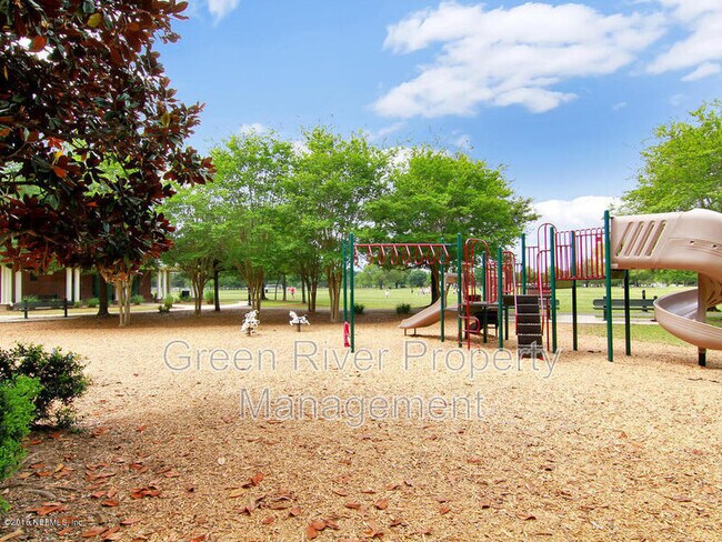Building Photo - 824 Songbird Dr