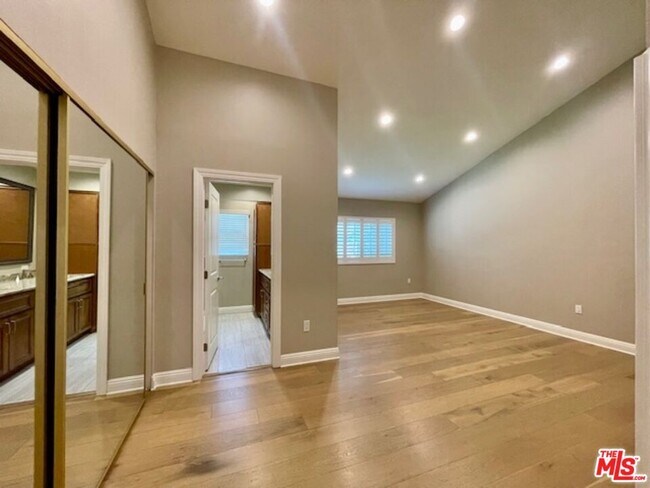 Building Photo - 1080 Finrod Ct