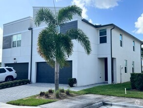 Building Photo - 3916 SE Mentmore Ln