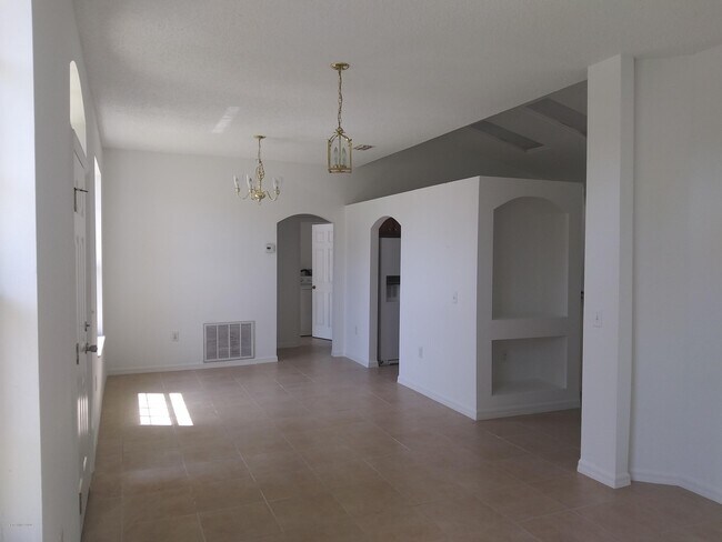 Building Photo - 6540 Addie Ave