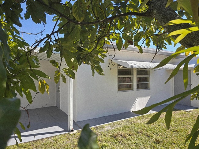 Building Photo - 5713 NW 65th Terrace