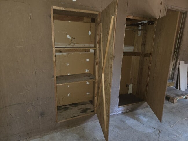 Building Photo - unfurnished two bedroom house