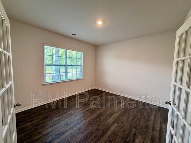 Building Photo - 771 Tiger Lily Drive