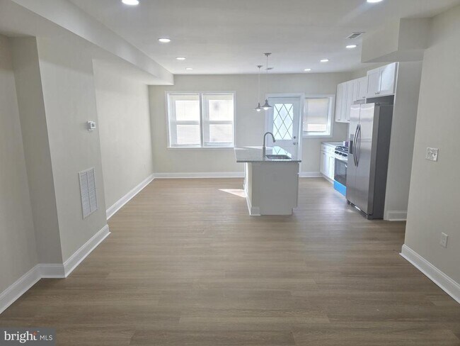 Primary Photo - 3838 Greenspring Ave