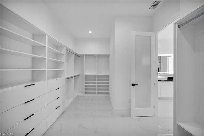 Building Photo - 4016 Chiquita Blvd S