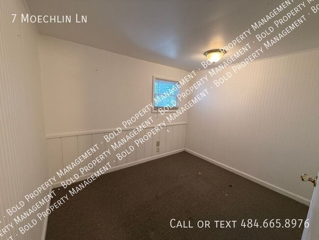 Building Photo - 7 Moechlin Ln