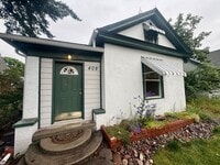 Building Photo - Gorgeous 4 Bed / 2 Bath Home on 6th Street!