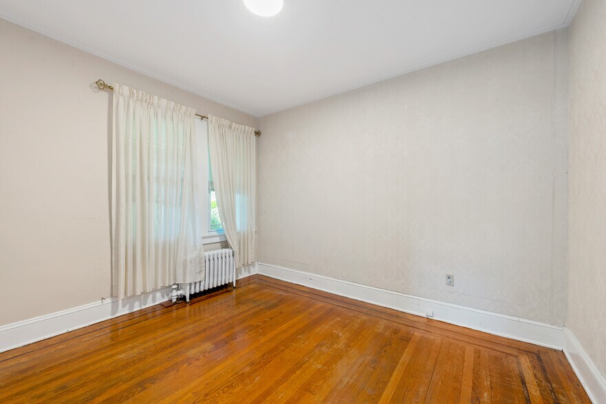 Bedroom - 235 Prospect St