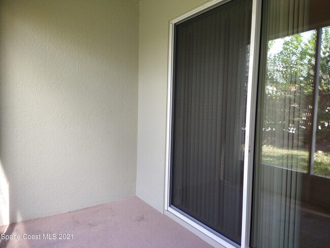 Building Photo - 490 Bismarck Way