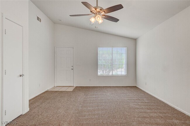 Building Photo - 9573 Paradise Rd