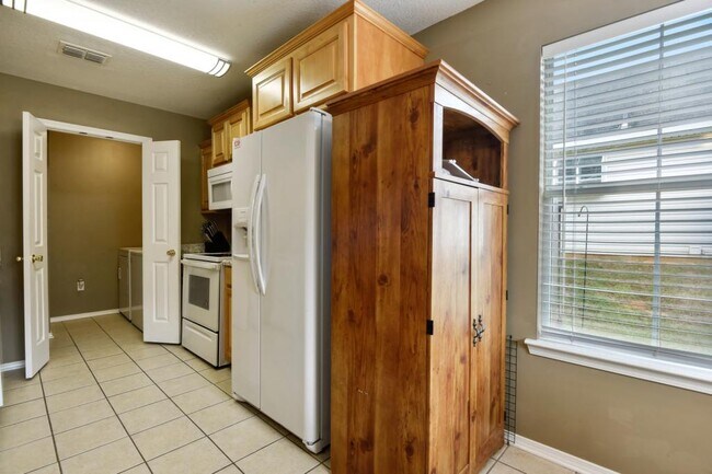 Building Photo - 13418 Libby Lane