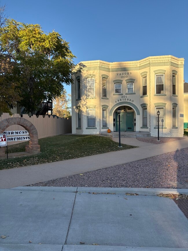 Building Photo - 301 W Abriendo Ave