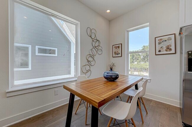 Building Photo - 6127 W Montgomery Rd