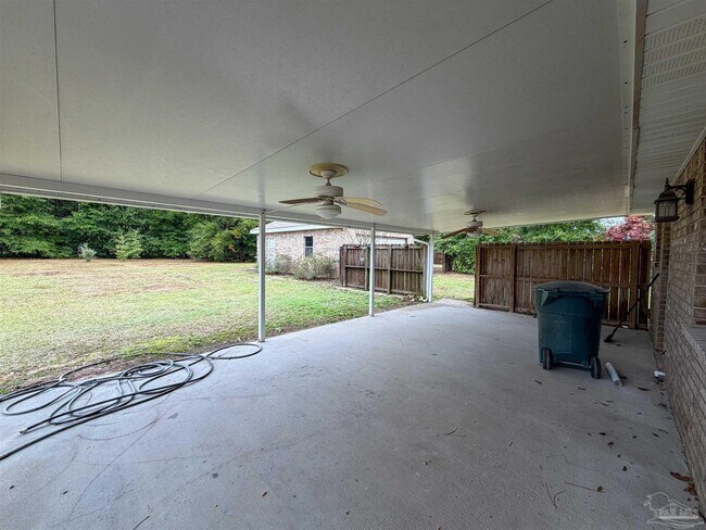 Building Photo - 420 E 10 Mile Rd