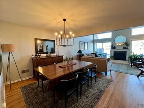 Building Photo - 191 Summerhaven Dr S