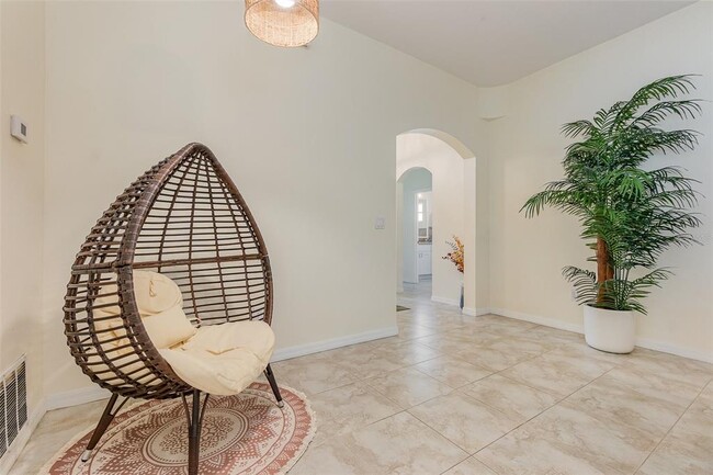 Building Photo - 2971 Marbella Dr