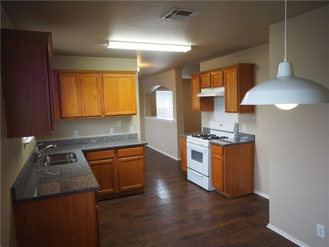Building Photo - 506 Stewart Dr