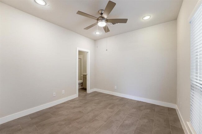 Building Photo - 5623 Kansas St