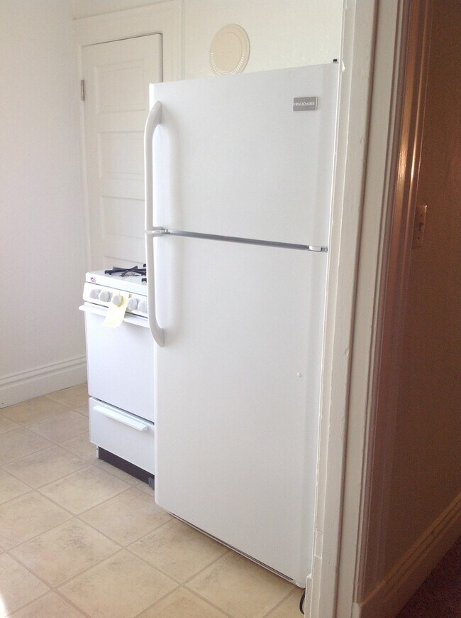 Building Photo - 2524 J St