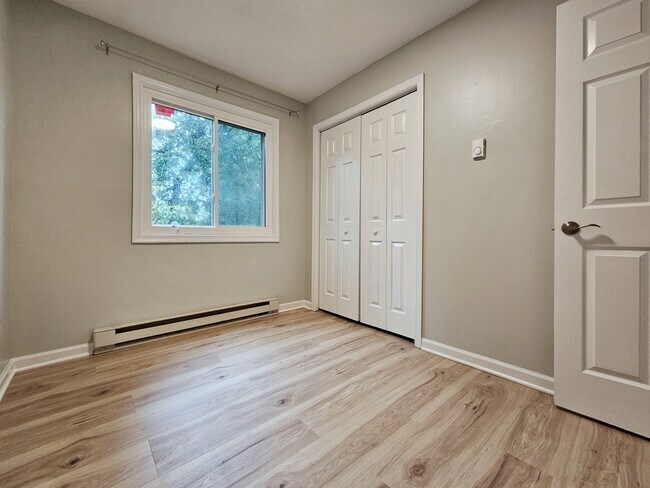 Building Photo - 510 Rockland Ave