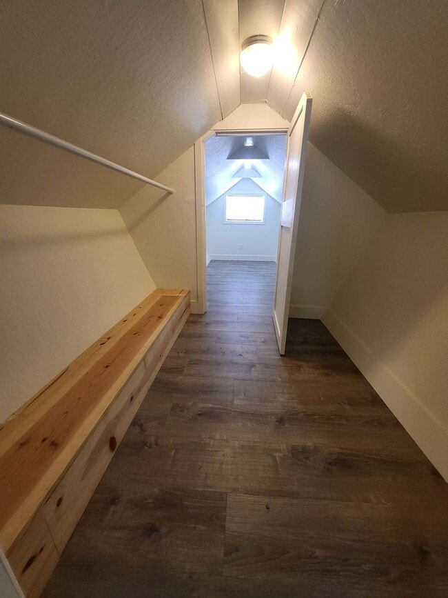 Building Photo - HAR0204-208-208 1/2>**