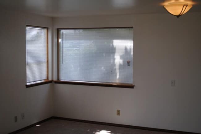 Building Photo - 1730 Dexter Ave N