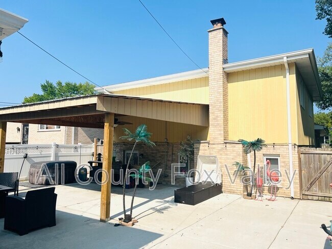 Building Photo - 9224 S Turner Ave