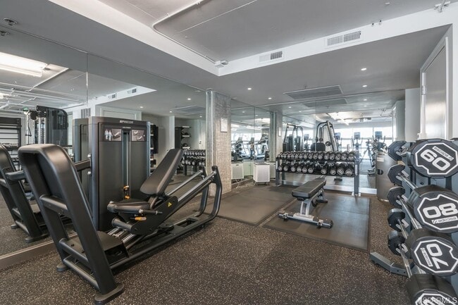 Building Photo - 200 Brannan St