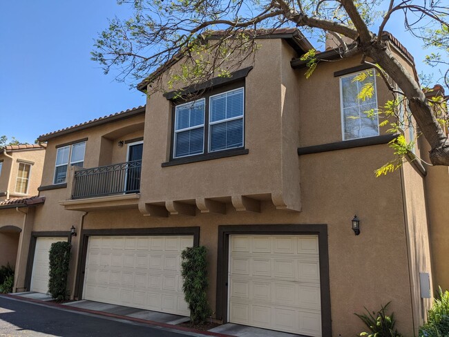 Primary Photo - 2Bed/2Bath Condo off Douglas in Oceanside~...