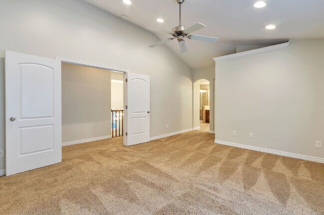 Building Photo - AVAILABLE NOW  — SPACIOUS & BEAUTIFUL Bountiful Meadows Home. 4 BED 3 BATH SIGNLE FAMILY HOME