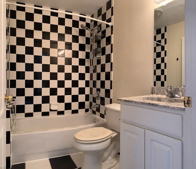 Building Photo - 4BR/3BA Horse/Pet Friendly Home on 5 Acres!