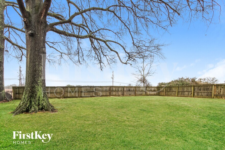 Building Photo - 3854 Waterfall Dr