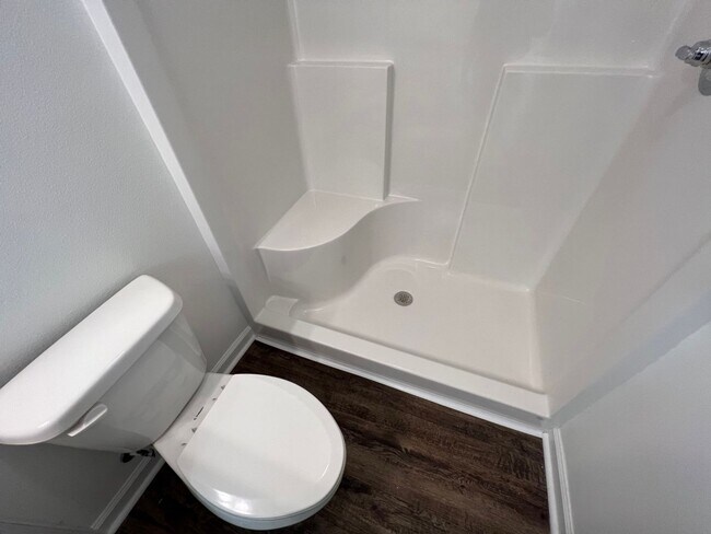 Building Photo - New Beginnings Start with AMRR: 3 Bedroom ready for move in!