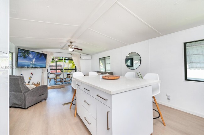 Building Photo - 456 Bowie Ln