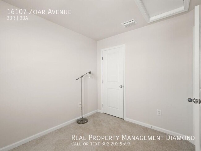 Building Photo - 16107 Zoar Ave