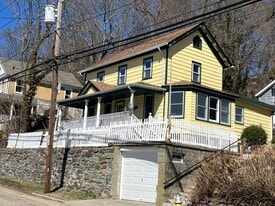 Building Photo - 110 Bayview Ave