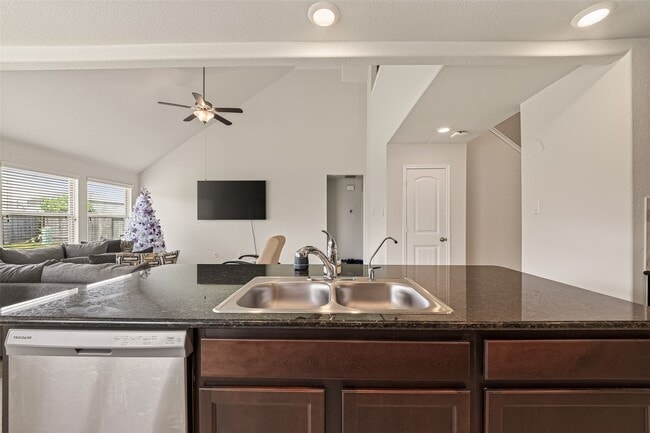 Building Photo - 322 Marble Springs Ln