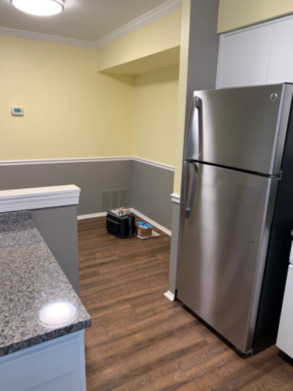 Building Photo - 6116 Hilltop Dr