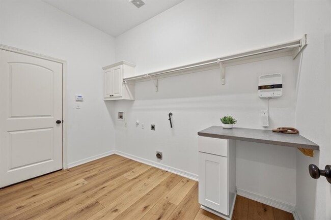 Building Photo - 366 Mirafield Ln
