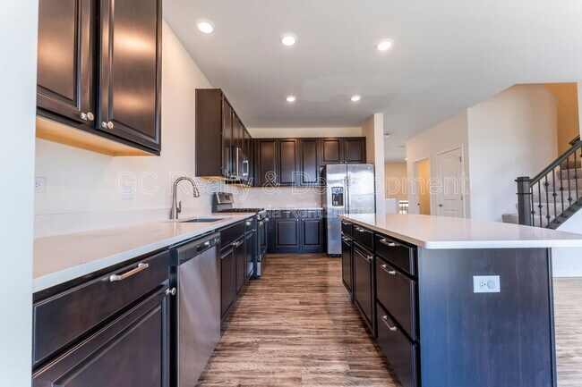 Building Photo - 596 Cimmaron Cir