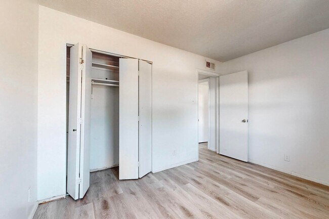 Building Photo - Cozy 3 Bedroom 1.5 Bathroom In NW Albuquerque!