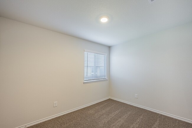 Building Photo - 1101 Davy St