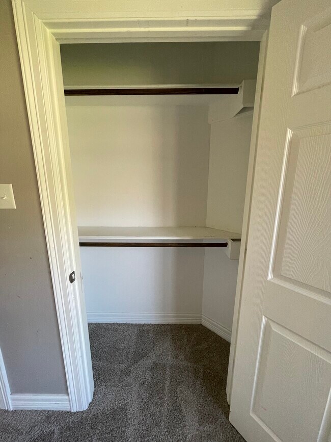 Building Photo - 6122 Stoney Brook Dr