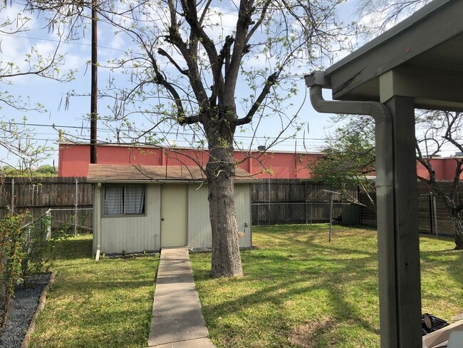 Building Photo - 3300 Bengston St