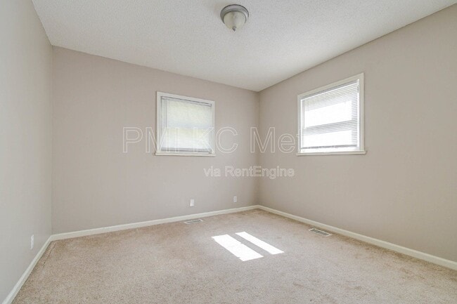 Building Photo - 18410 Shoshone Dr